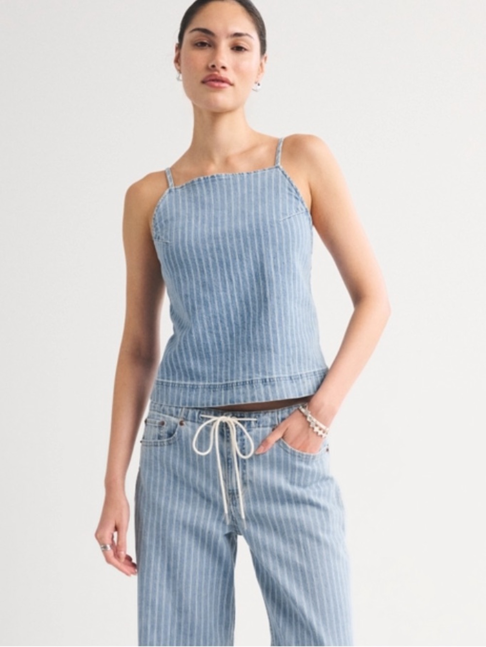 A&F Bra-Free Linen-Blend Denim Tie-Back Cami XS - Picture 2 of 6